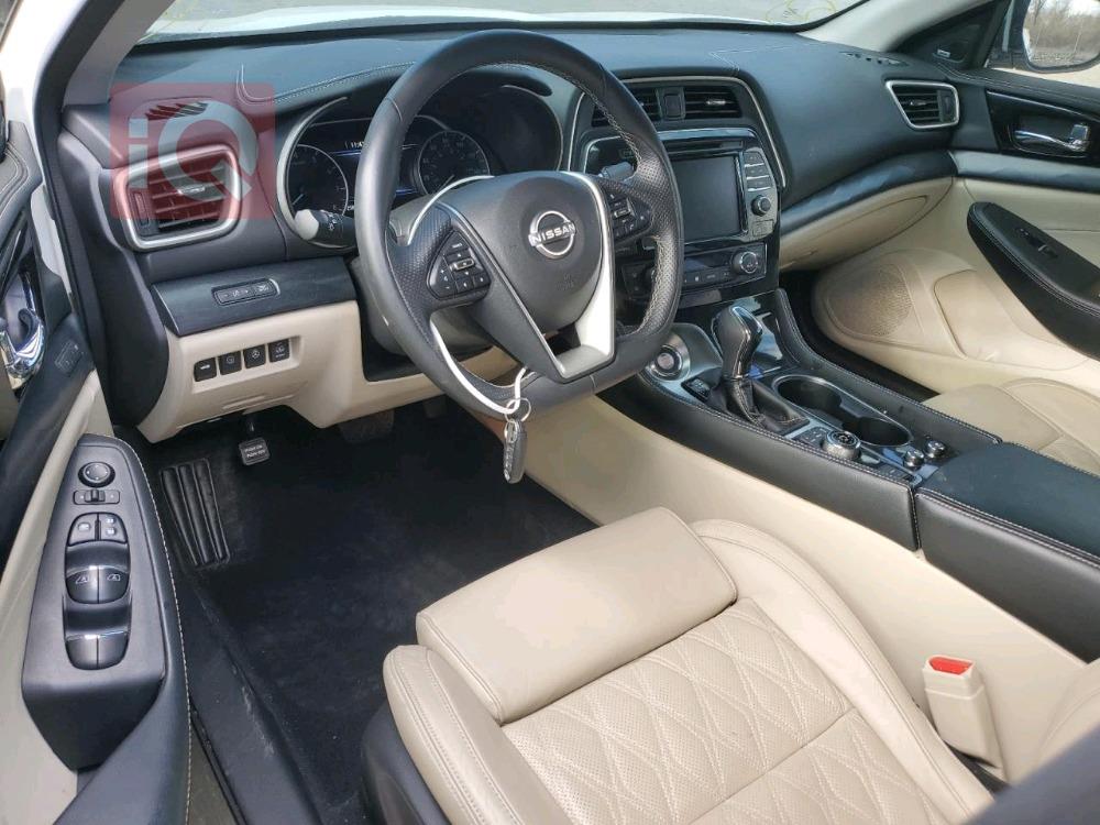 Nissan Maxima